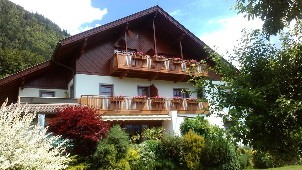 Landhaus Gailer เทรฟเฟน ภายนอก รูปภาพ